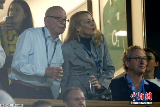 傳媒大亨默多克宣布與美國演員杰莉·霍爾訂婚 傳媒大亨默多克宣布與美國演員杰莉·霍爾訂婚