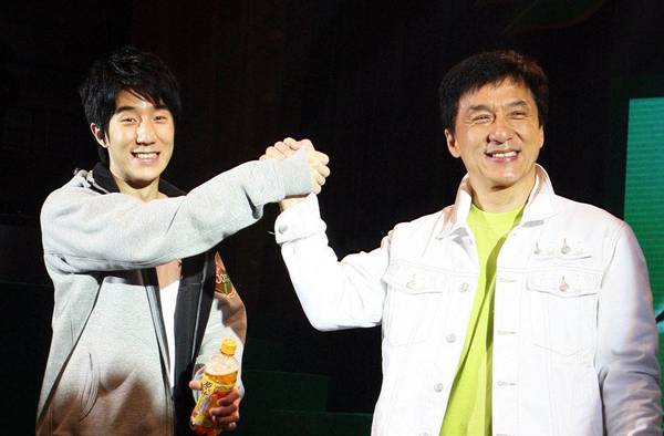 成龍20億財產(chǎn)全歸房祖名 成龍20億財產(chǎn)全歸房祖名