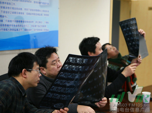 節(jié)目前，會診已經(jīng)開始
