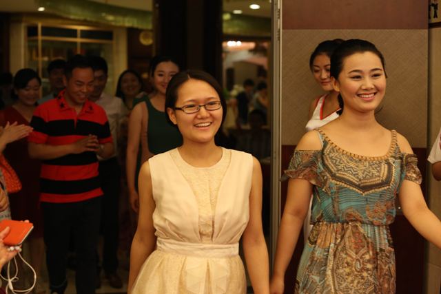 教育廣播主持人登臺(tái)：子楊、悠揚(yáng)