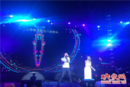 丁當(dāng)現(xiàn)場(chǎng)分享了她的代表曲目，《猜不透》全場(chǎng)大合唱，歌手嚴(yán)爵充分展現(xiàn)創(chuàng)作型歌手的特點(diǎn)。