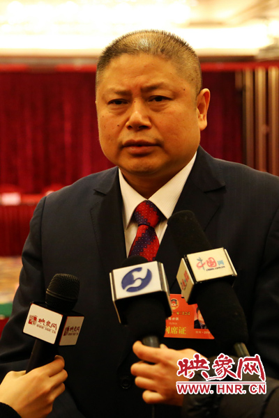 全國(guó)政協(xié)委員，河南弘昌集團(tuán)、信陽(yáng)毛尖集團(tuán)董事長(zhǎng)陳世強(qiáng)