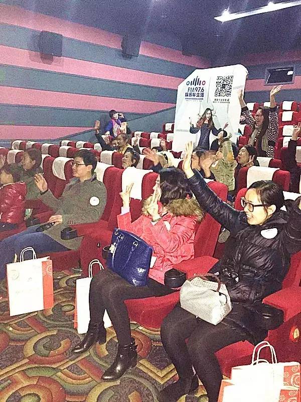 來(lái)到活動(dòng)現(xiàn)場(chǎng)的每一位觀眾都十分熱情哦！