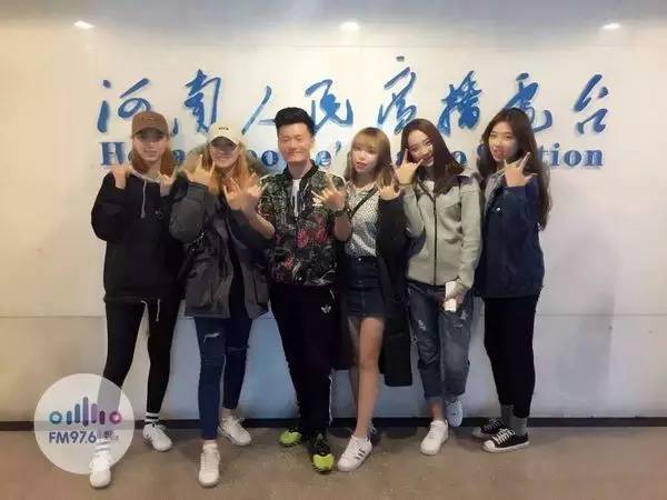 路飛終于體驗(yàn)了一回“他在叢中笑”的感覺(jué)！