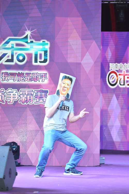 不過隨后的阿強(qiáng)老師現(xiàn)場傳授RAP教程，同樣不遜于老楊呢??！