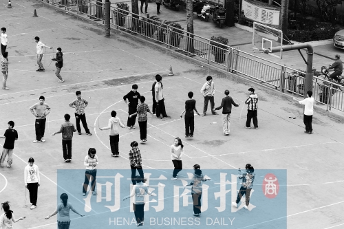 有學(xué)校擔心，個人進校園鍛煉，安全隱患大