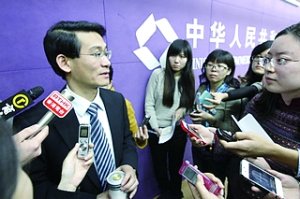 商務(wù)部新聞發(fā)言人表示，月度數(shù)據(jù)出現(xiàn)波動(dòng)是正常的。