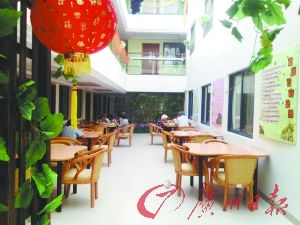 某酒店式養(yǎng)老院的開放餐廳。羅樺琳/圖