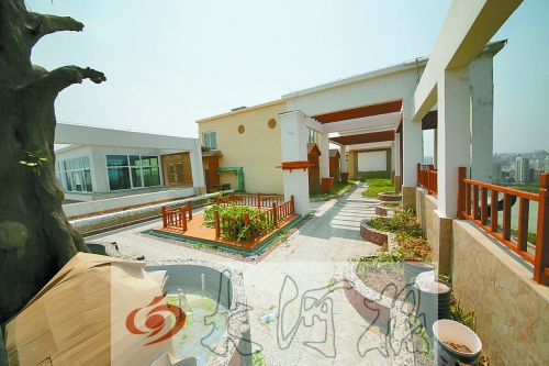 “空中花園”的假樹、水車、小橋都已經(jīng)被拆除