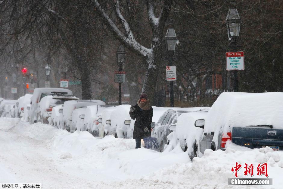 美國中東部遭暴風(fēng)雪肆虐 街頭房屋變“冰屋” 美國中東部遭暴風(fēng)雪肆虐 街頭房屋變“冰屋”