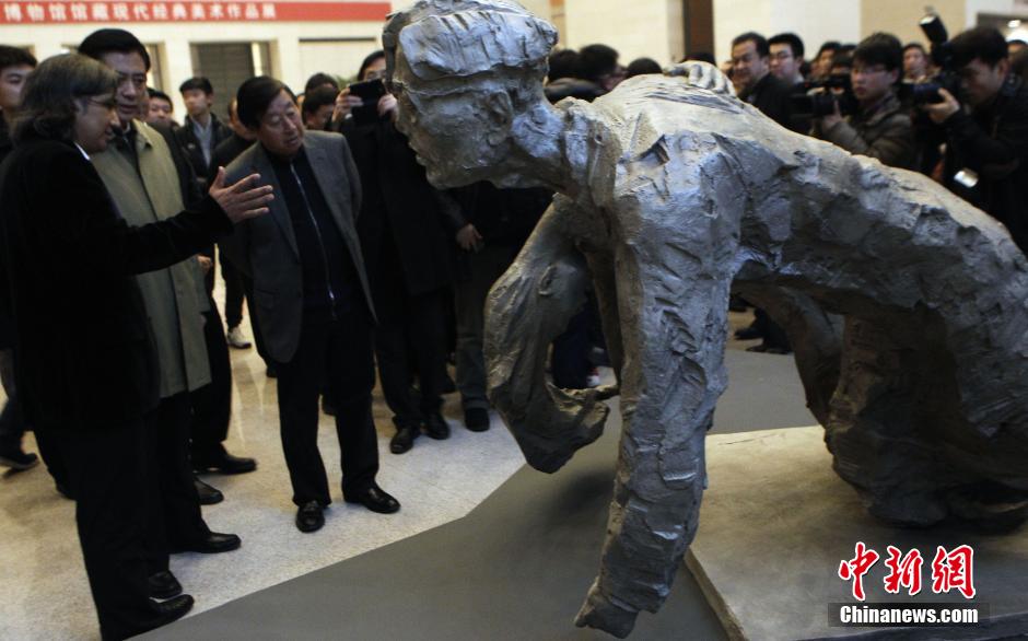 紀(jì)念南京大屠殺遇難同胞雕塑展亮相國家博物館 紀(jì)念南京大屠殺遇難同胞雕塑展亮相國家博物館