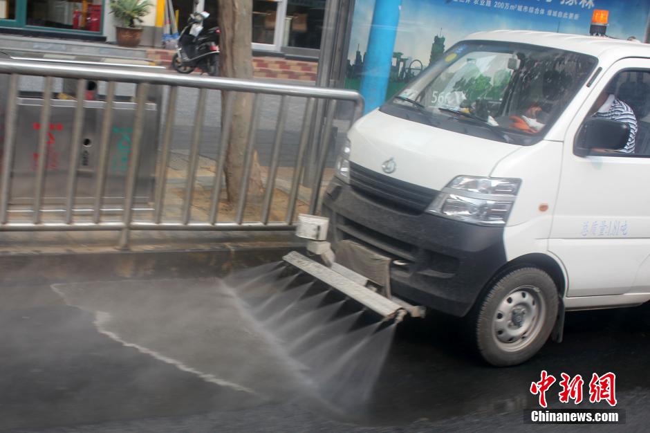 鄭州治霾上演“十八般武藝” 鄭州治霾上演“十八般武藝”