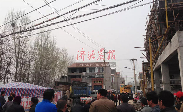 濟(jì)源軹城一吊車(chē)不慎接觸高壓電線(xiàn) 1名工人當(dāng)場(chǎng)死亡