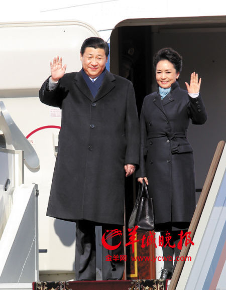 國家主席習(xí)近平首次出訪俄羅斯，夫人彭麗媛陪同。