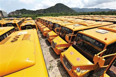 8月28日，浙江溫嶺，擱置農(nóng)村近1年的校車。