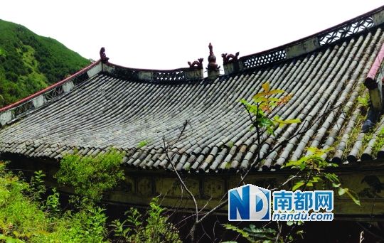 　照光寺在致歉微博中稱，該寺位于蒼山之上，年久失修，且沒有防火通道。