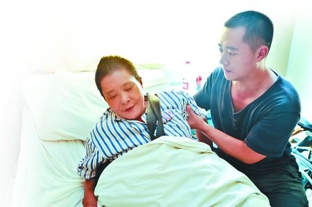 母親因患白血病無錢治療，他依然不言放棄