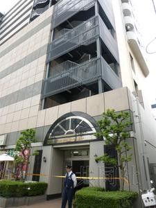 5月27日，埼玉縣蕨市一公寓樓發(fā)生疑似強(qiáng)迫殉情案，一名日本人男性和一名中國(guó)籍女性死亡。