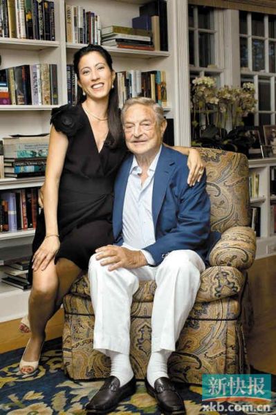 索羅斯及其未婚妻多美子。