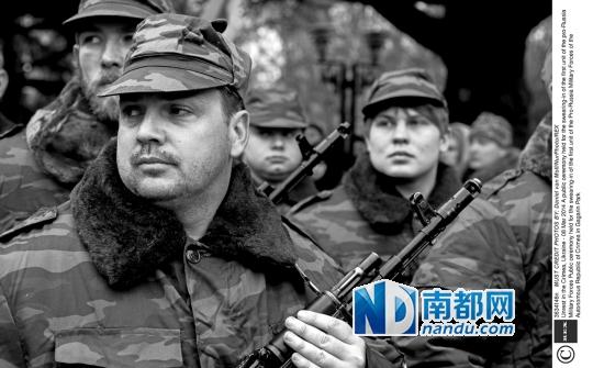 9日，烏克蘭克里米亞自治共和國的親俄武裝士兵舉行宣誓儀式。