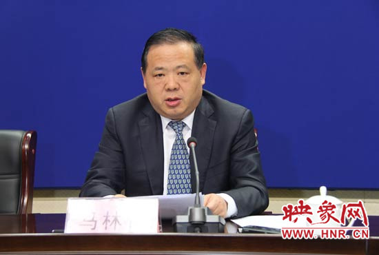 安陽(yáng)市委副書記、市長(zhǎng)馬林青介紹了第五屆安陽(yáng)航空運(yùn)動(dòng)文化旅游節(jié)的總體情況