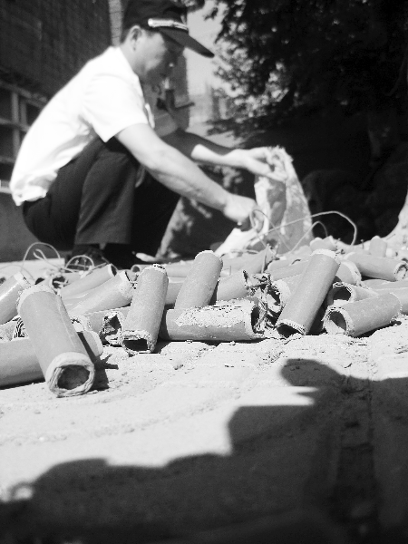 這半袋子墜子炮，多虧被及時(shí)發(fā)現(xiàn)