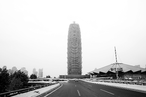 在鄭東新區(qū)CBD,“虛擬辦公室”業(yè)務已悄然出現 河南商報首席記者 楊東華/攝 在鄭東新區(qū)CBD,“虛擬辦公室”業(yè)務已悄然出現 河南商報首席記者 楊東華/攝