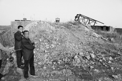 犯罪嫌疑人張保生指認拋尸現(xiàn)場 犯罪嫌疑人張保生指認拋尸現(xiàn)場