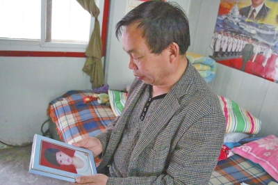 每次想起自己3歲小孫女的無(wú)辜離世，老高都深深地悔恨自己交友不慎