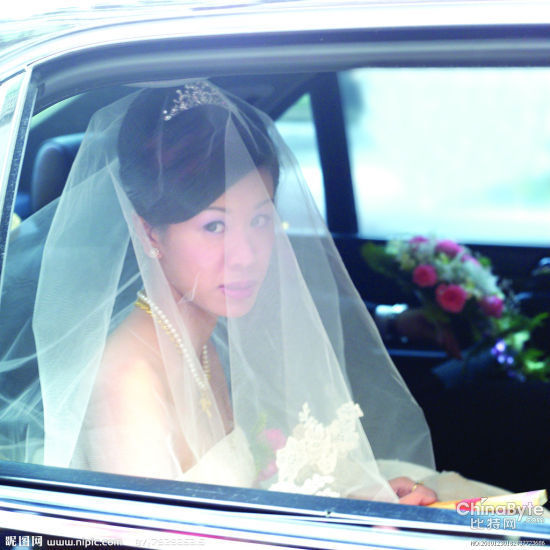 最貴婚車總價超1億 處女新娘真容首現(xiàn) 最貴婚車總價超1億 處女新娘真容首現(xiàn)