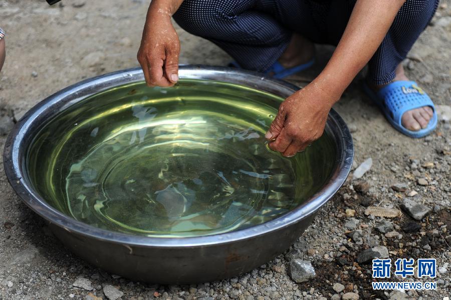 地下水成“綠茶”　污染二十多年該誰治？