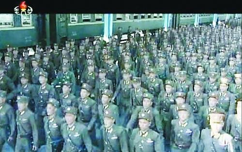 約2萬名朝鮮朝鮮人民軍基層軍官近日陸續(xù)抵達平壤，準備出席軍方大會。