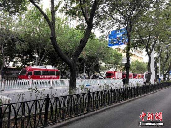 5月22日7時(shí)50分許，烏魯木齊市沙依巴克區(qū)公園北街早市發(fā)生一起爆炸案，造成人員傷亡。