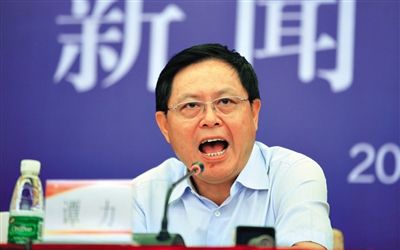 　譚力 男，1955年10月生，漢族，重慶市人，大學(xué)學(xué)歷，有知青經(jīng)歷。2009年3月前，一直在四川工