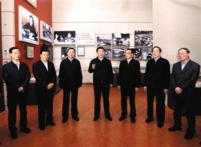 2012年11月29日，習(xí)近平等在國家博物館參觀《復(fù)興之路》展覽，提出為實現(xiàn)中國夢而奮斗。