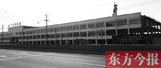 家居建材城已經(jīng)封頂，可耿莊村的安置房還未見蹤影。