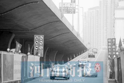 隴海路高架大學(xué)路南側(cè)西向東上橋匝道，后天就要封閉了