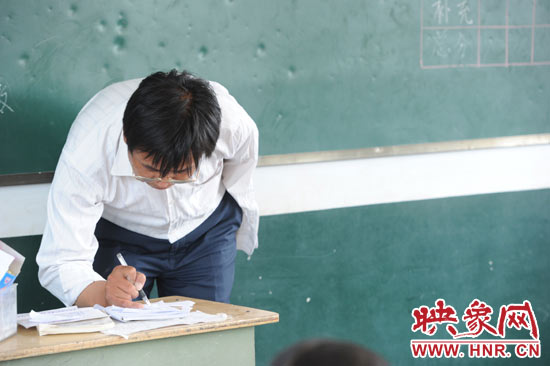 圖為王格現(xiàn)在課堂上。