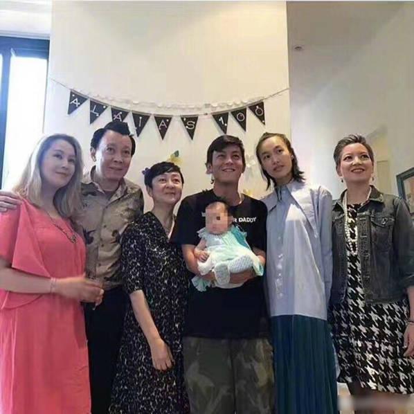 陳冠希女兒首曝光 陳冠希女友是誰？秦舒培個人資料照片家庭背景