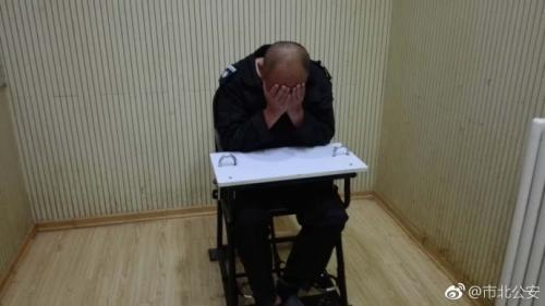 打人男子。圖片來(lái)源：青島市公安局市北分局官方微博