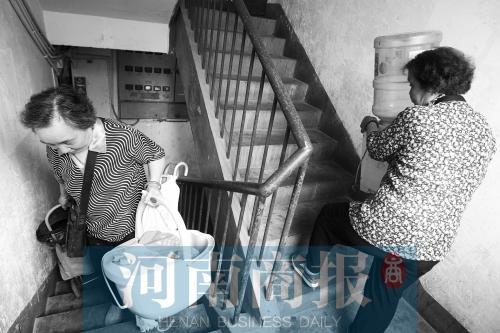 鄭州2萬多棟舊樓需加裝電梯 相關(guān)政策允許嗎？