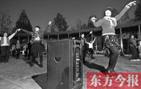 做到既讓跳舞的人有地方，又不影響他人休息，這才是化解矛盾的根本出路