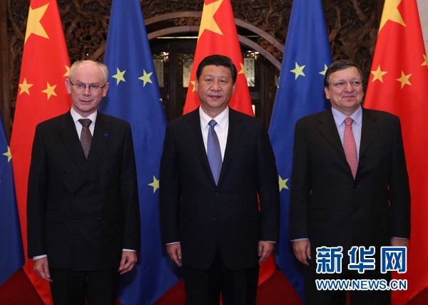 習(xí)近平會(huì)見(jiàn)歐洲理事會(huì)主席范龍佩和歐盟委員會(huì)主席巴羅佐。新華社記者 龐興雷 攝