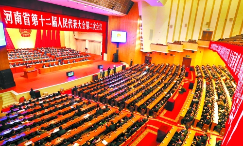 　4月1日下午，河南省第十二屆人民代表大會第二次會議在省人民會堂開幕。 記者 郭 宇 董 亮 攝
