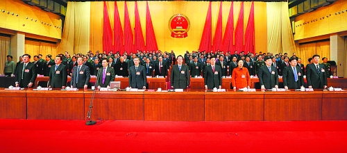 4月2日上午，河南省第十二屆人民代表大會第二次會議在莊嚴的國歌聲中閉幕。記者 郭宇 董亮 攝