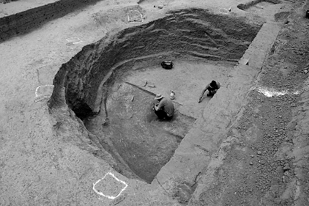 ?？h黎陽倉考古發(fā)掘現(xiàn)場。 張志嵩　攝