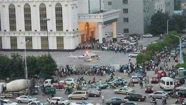 男子乘私人直升機(jī)從天津回鹽城過中秋 男子乘私人直升機(jī)從天津回鹽城過中秋