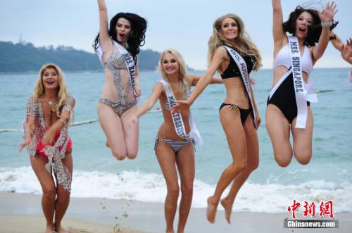 環(huán)球夫人全球總決賽上演泳裝秀 環(huán)球夫人全球總決賽上演泳裝秀