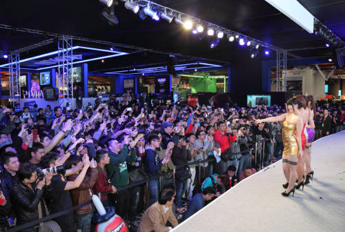 四位性感女優(yōu)現(xiàn)身游戲展 四位性感女優(yōu)現(xiàn)身游戲展