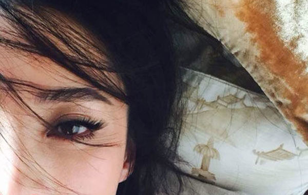 蔣勤勤吊帶美照。